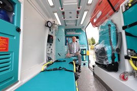 Büyükşehir'in sağlık ordusuna 4 yeni ambulans daha katıldı