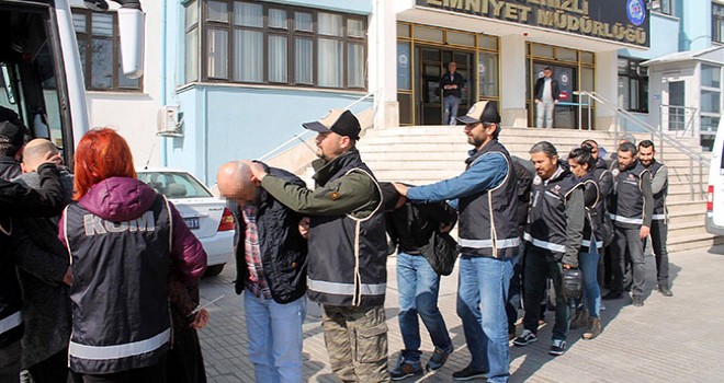 Avrupa'da dolandırıcılıktan aranan Türk'ü, Denizli polisi yakaladı